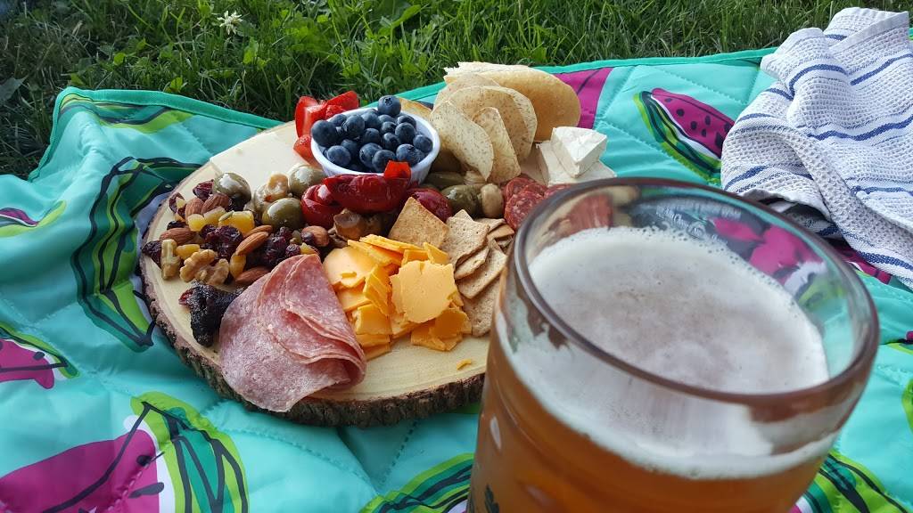 Whitnall Beer Garden | restaurant | 8831 North Root River Parkway, Franklin, WI 53132, USA | 4145149744 OR +1 414-514-9744