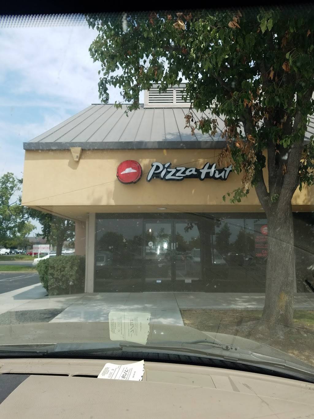 Pizza Hut | restaurant | 4729 N Pershing Ave #a, Stockton, CA 95207, USA | 2099510100 OR +1 209-951-0100