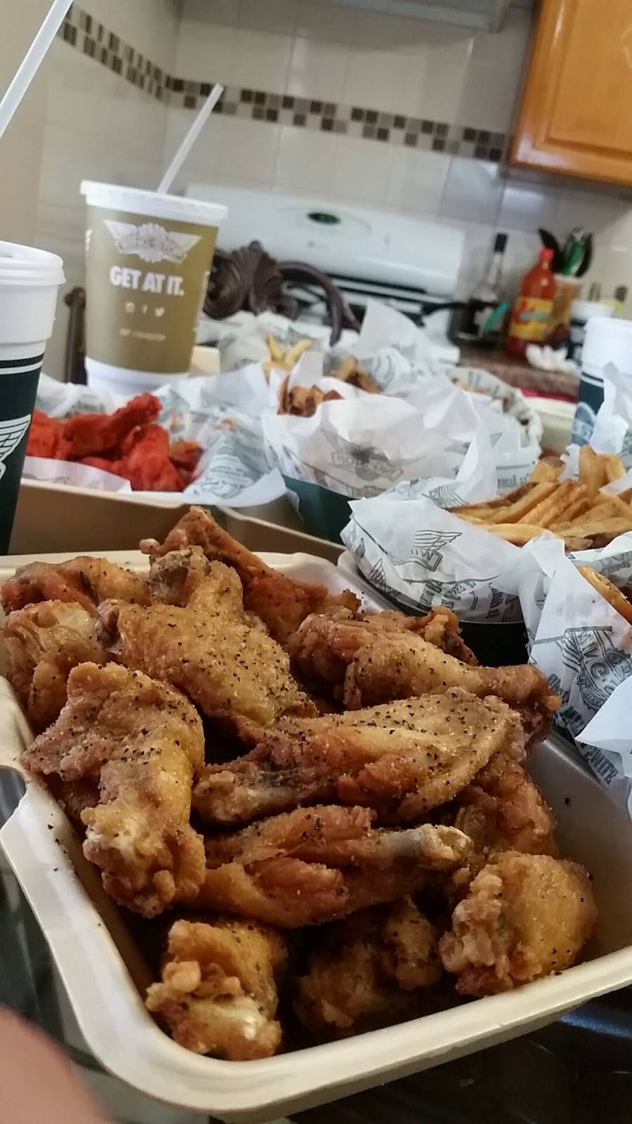 Wingstop | restaurant | 2723 8th Ave, Fort Worth, TX 76110, USA | 8179246161 OR +1 817-924-6161