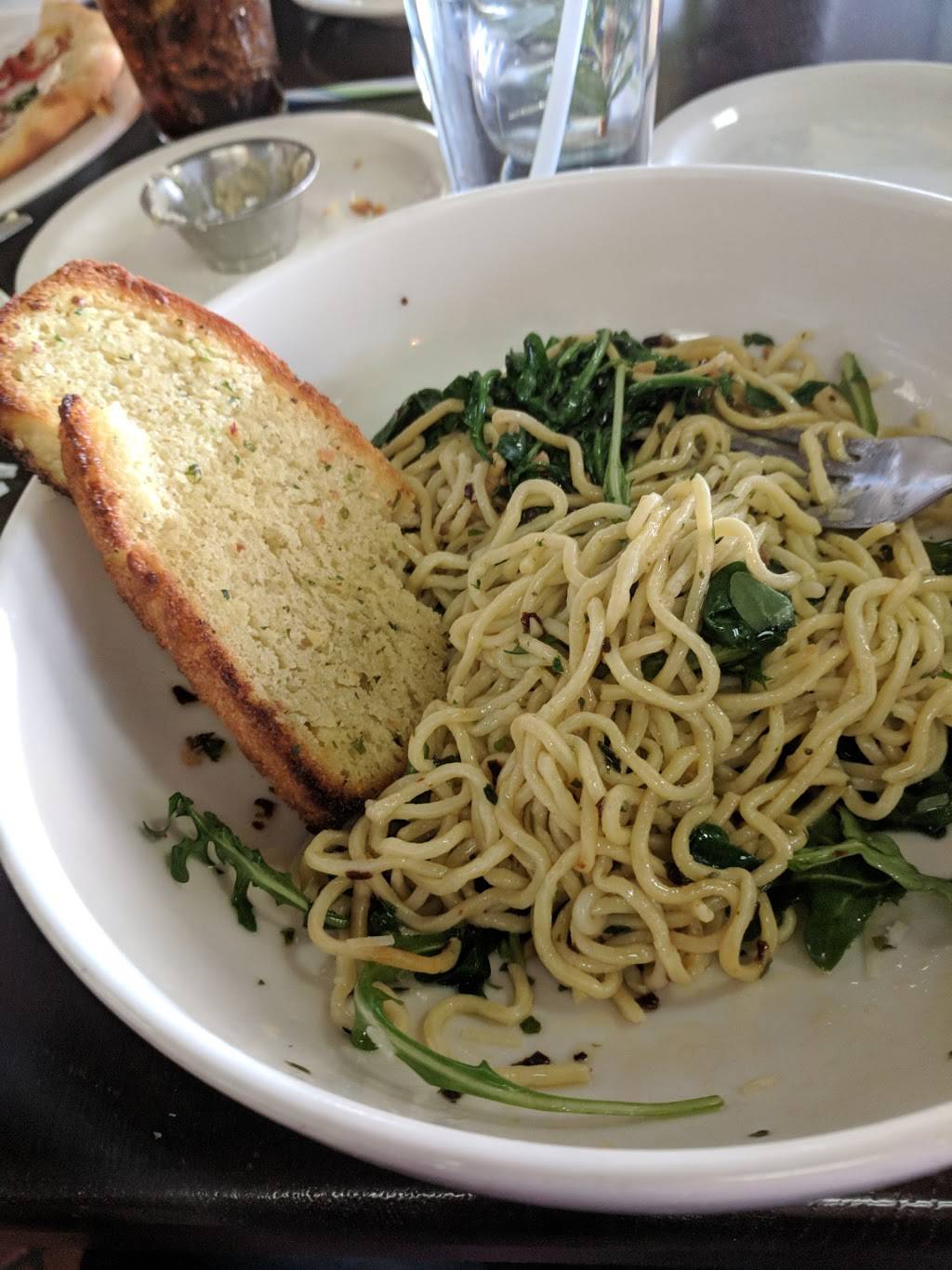 Hummingbird Pastaria | restaurant | 720 Mississippi Ave, Signal Mountain, TN 37377, USA | 4238861900 OR +1 423-886-1900