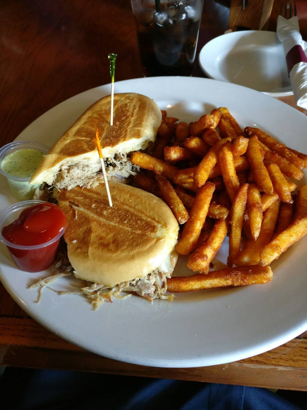 Arepazo Tapas and Wine | restaurant | 93 N High St, Gahanna, OH 43230, USA | 6144717296 OR +1 614-471-7296