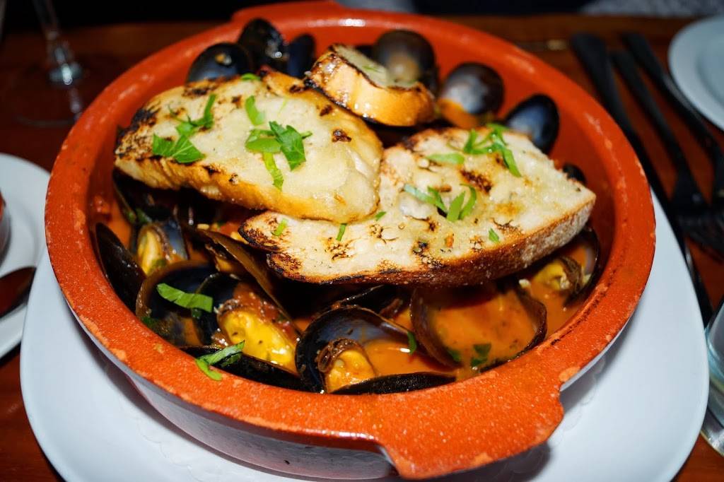 Byrsa Bistro | restaurant | 128 Glen Mills Rd, Glen Mills, PA 19342, USA | 6104443277 OR +1 610-444-3277