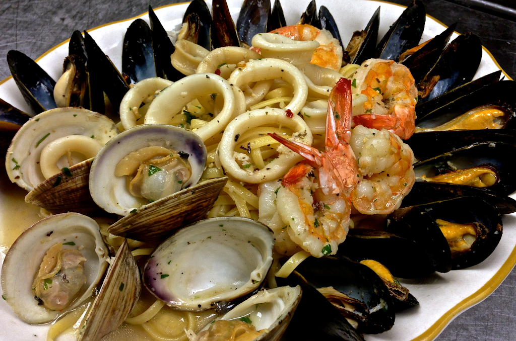 Carlos Italian Bistro | restaurant | 9926 York Rd, Cockeysville, MD 21030, USA | 4106670002 OR +1 410-667-0002