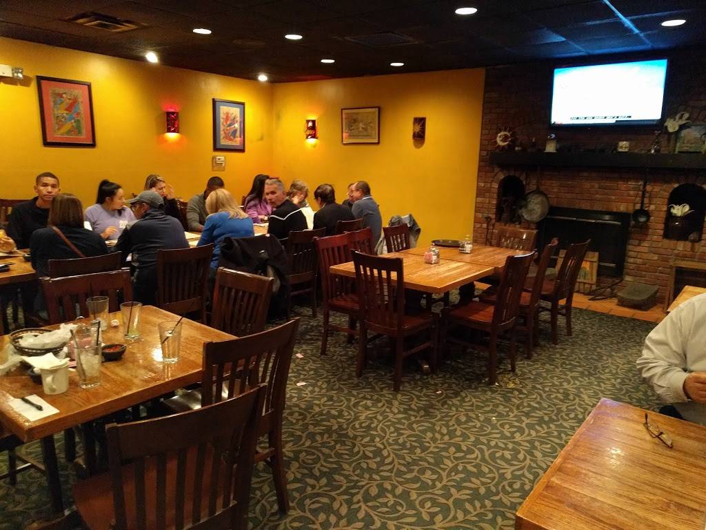 Gabriels Restaurant & Bar | restaurant | 1270 Giles Rd, El Paso, TX 79915, USA | 9155919800 OR +1 915-591-9800