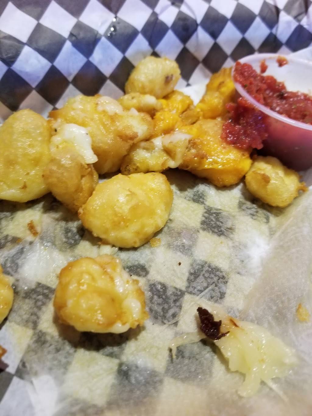 Triple Play Sports Bar and Grill | restaurant | W12907 WI-16, Wisconsin Dells, WI 53965, USA | 6087426955 OR +1 608-742-6955