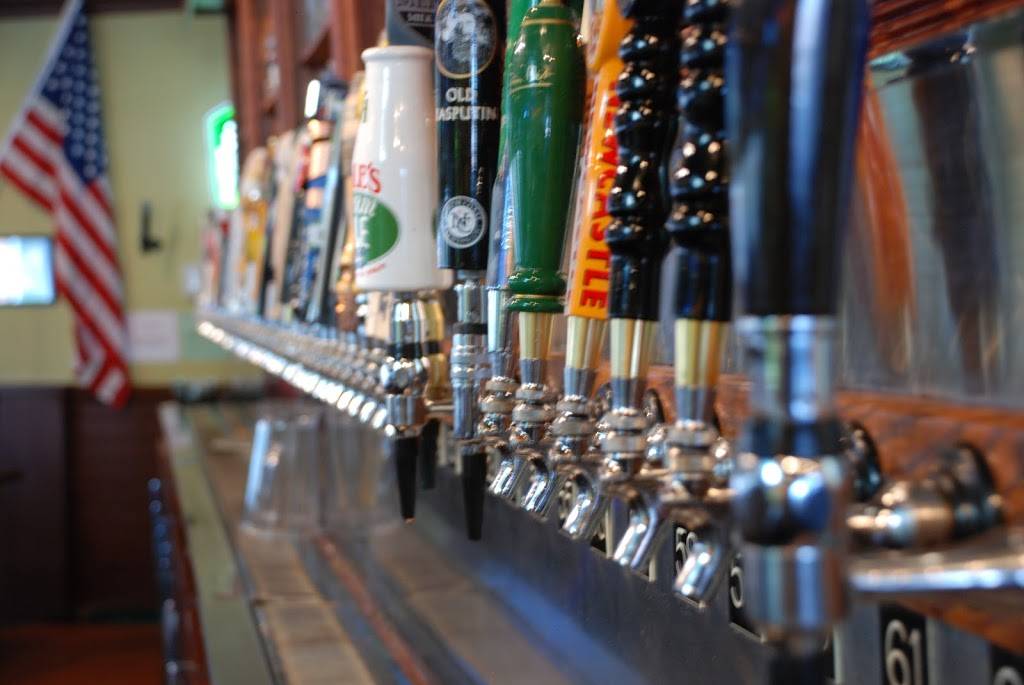 Ale House Pub & Eatery | restaurant | 2122 Mildred St W, University Place, WA 98466, USA | 2535659367 OR +1 253-565-9367