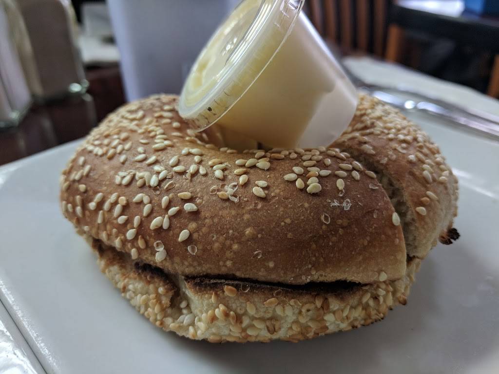 Bagel World | restaurant | 336 Wilson Ave, North York, ON M3H 1S9, Canada | 4166355931 OR +1 416-635-5931
