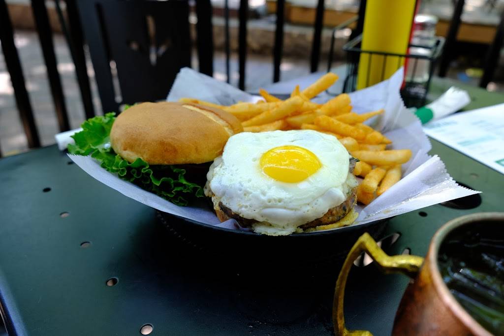 Donnellys Pub | restaurant | 110 E College St, Iowa City, IA 52240, USA | 3193387355 OR +1 319-338-7355