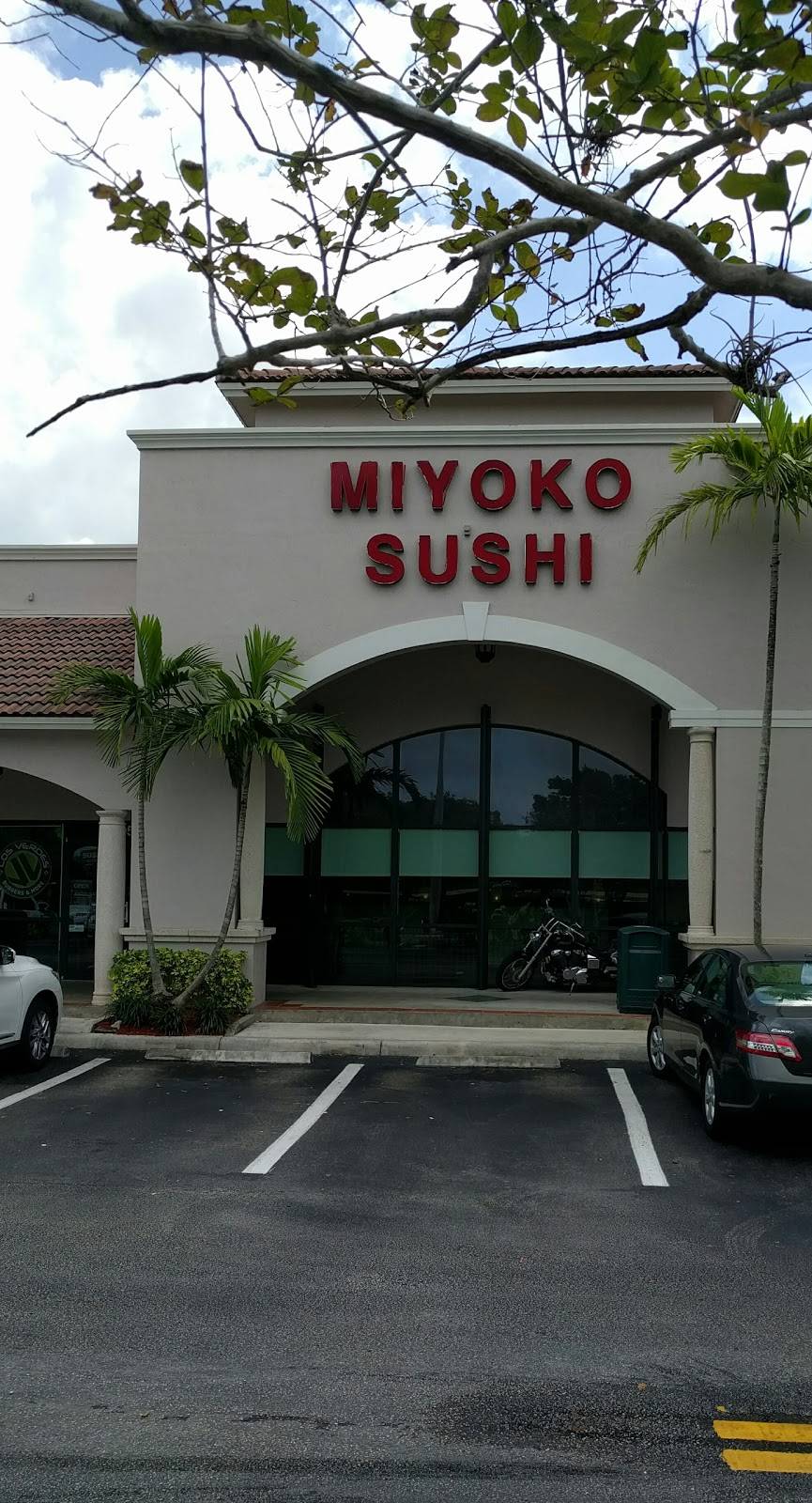 Miyoko Sushi | restaurant | 1952 Weston Rd, Weston, FL 33326, USA | 9543851212 OR +1 954-385-1212