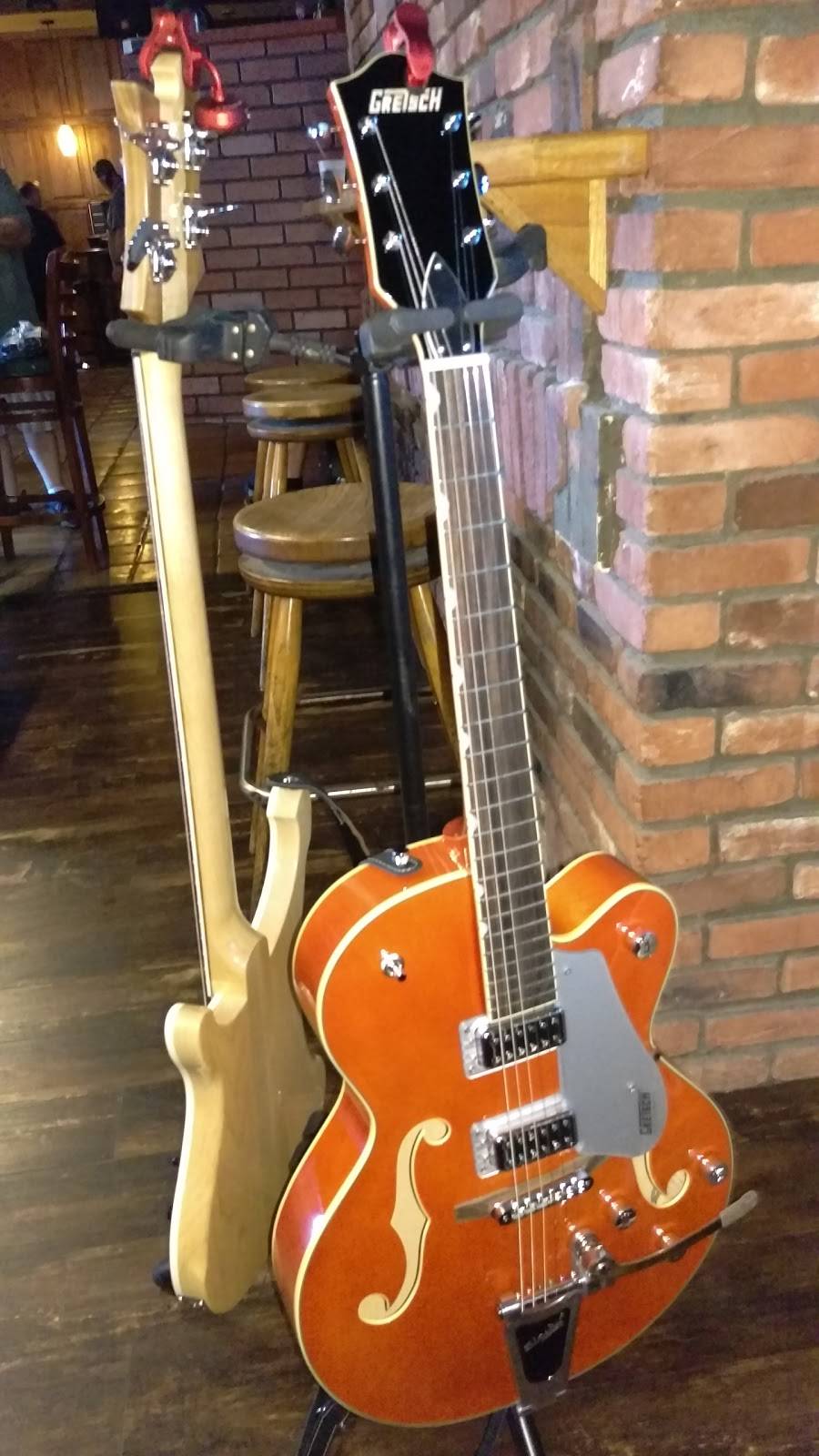 Fitzgeralds Irish Pub | restaurant | 19171 Magnolia St #12, Huntington Beach, CA 92646, USA | 7149684523 OR +1 714-968-4523