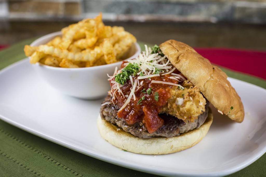 Griffs | restaurant | 38.252763,-85.753800, 133 W Liberty St, Louisville, KY 40202, USA | 5029393535 OR +1 502-939-3535