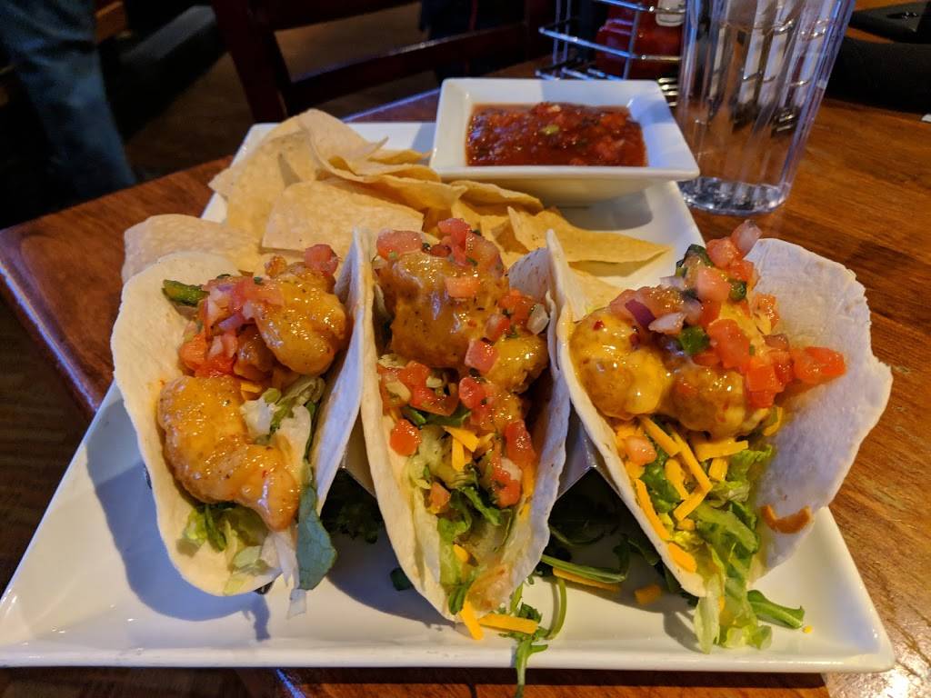 Joe Sensers Sports Theater | restaurant | 2350 Cleveland Ave N, Roseville, MN 55113, USA | 6516311781 OR +1 651-631-1781