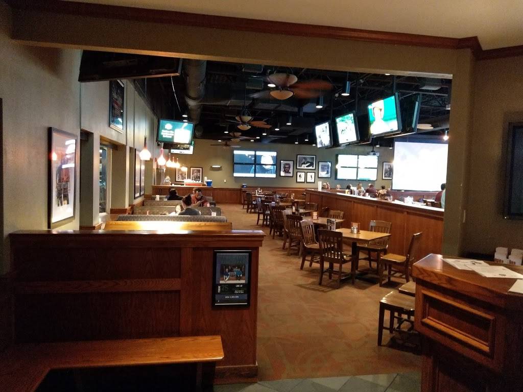 Hickory Tavern | restaurant | 2982 N Center St, Hickory, NC 28601, USA | 8283222699 OR +1 828-322-2699