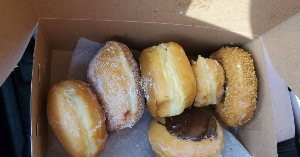 Donuts 4 U | restaurant | 1223 Garden St, Titusville, FL 32796, USA | 3212685264 OR +1 321-268-5264