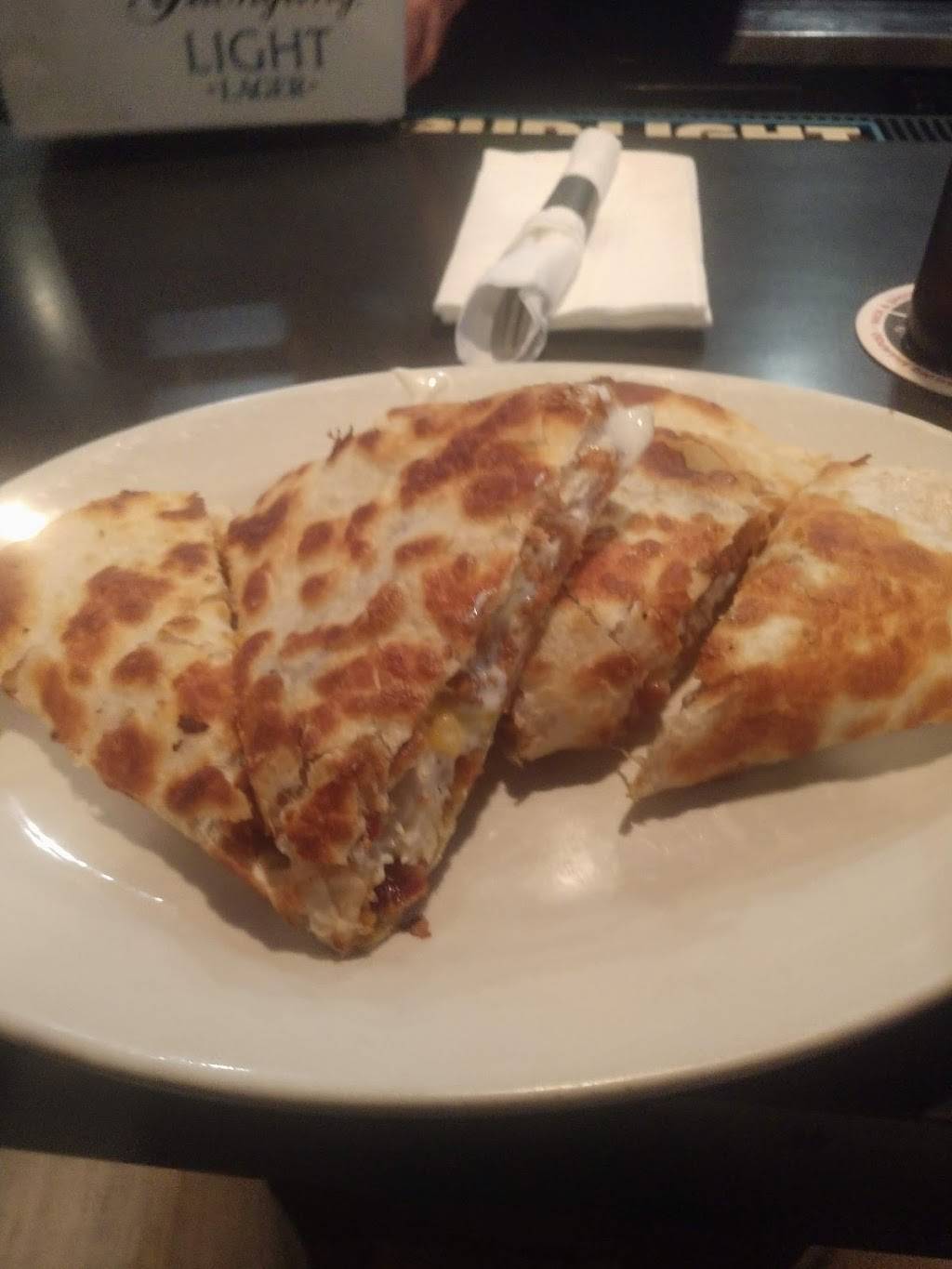 Shakers Bar and Grill | restaurant | 1010, 4520 Belmont Ave, Youngstown, OH 44505, USA | 3307590465 OR +1 330-759-0465