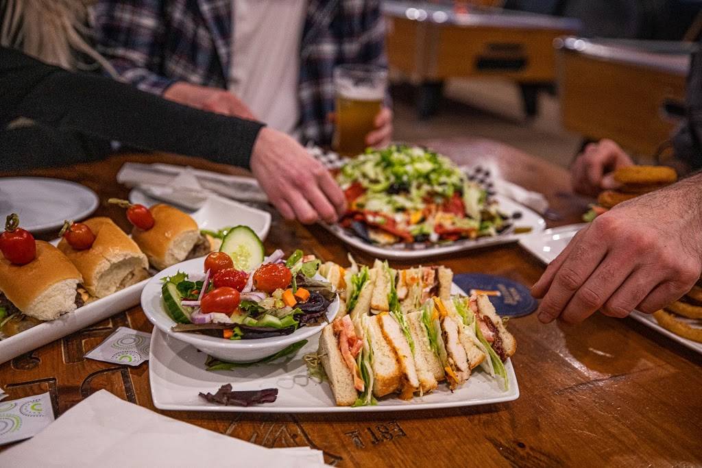 Wickies Pub And Restaurant | restaurant | 274 Burton Ave, Barrie, ON L4N 4C7, Canada | 7057250630 OR +1 705-725-0630