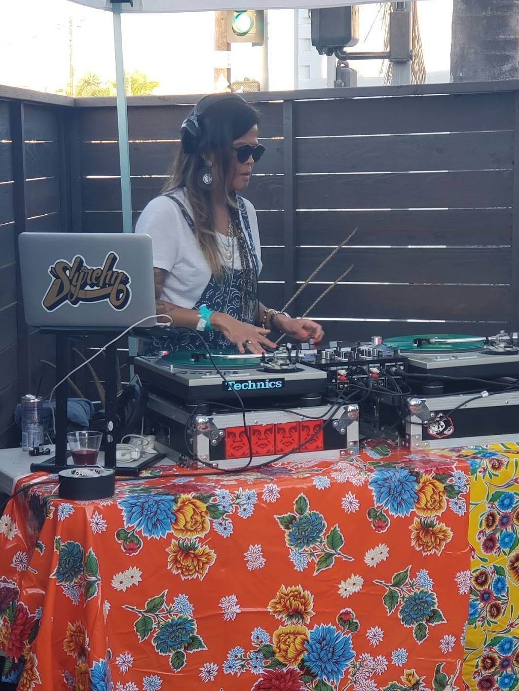 West Jeff To-Go | restaurant | 5162 W Jefferson Blvd, Los Angeles, CA 90016, USA | 3239355333 OR +1 323-935-5333