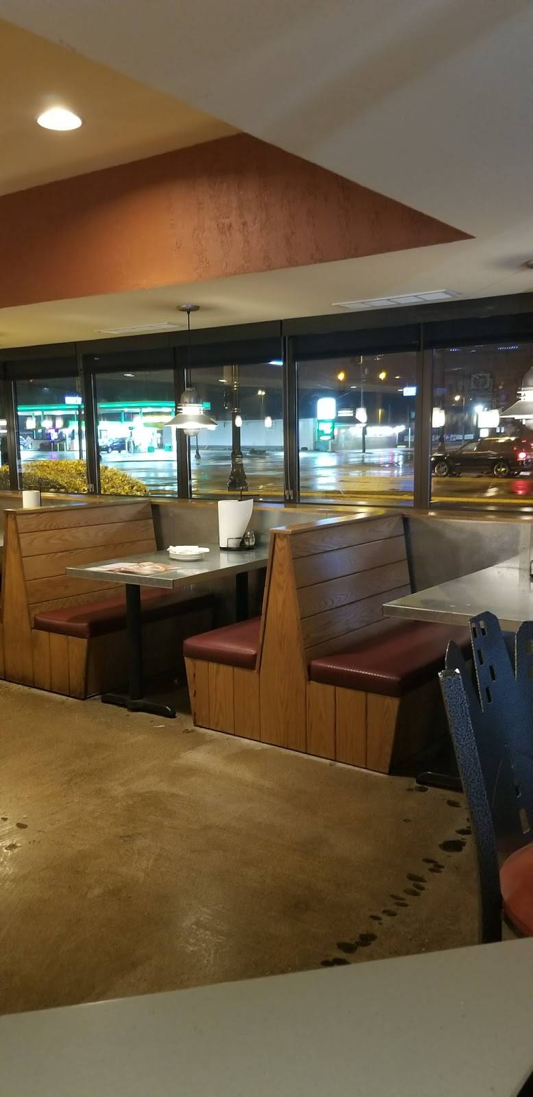 Pizza Hut | restaurant | 2154 N Lewis Ave, Waukegan, IL 60087, USA | 8472445303 OR +1 847-244-5303