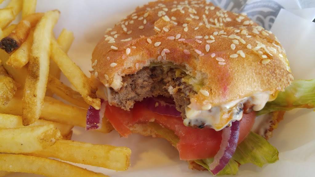 Hardees | restaurant | 1301 S Salisbury Blvd, Salisbury, MD 21801, USA | 4105463188 OR +1 410-546-3188