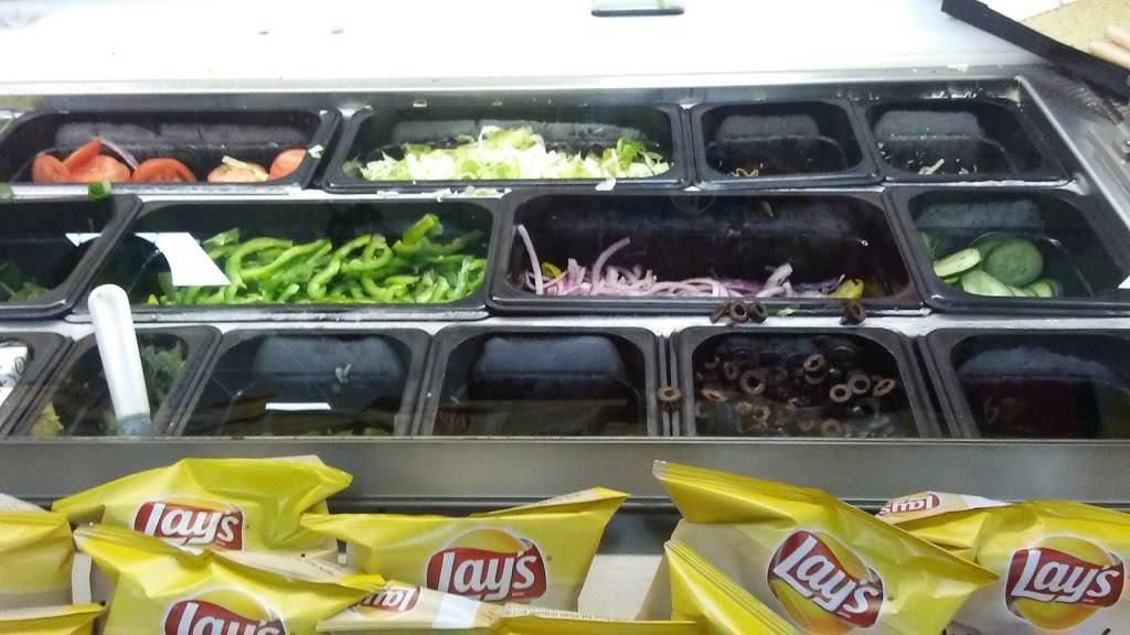 Subway Restaurants | restaurant | 1541 FM 2004 Valero Gas Station C-Store, Richwood, TX 77531, USA | 9795299645 OR +1 979-529-9645