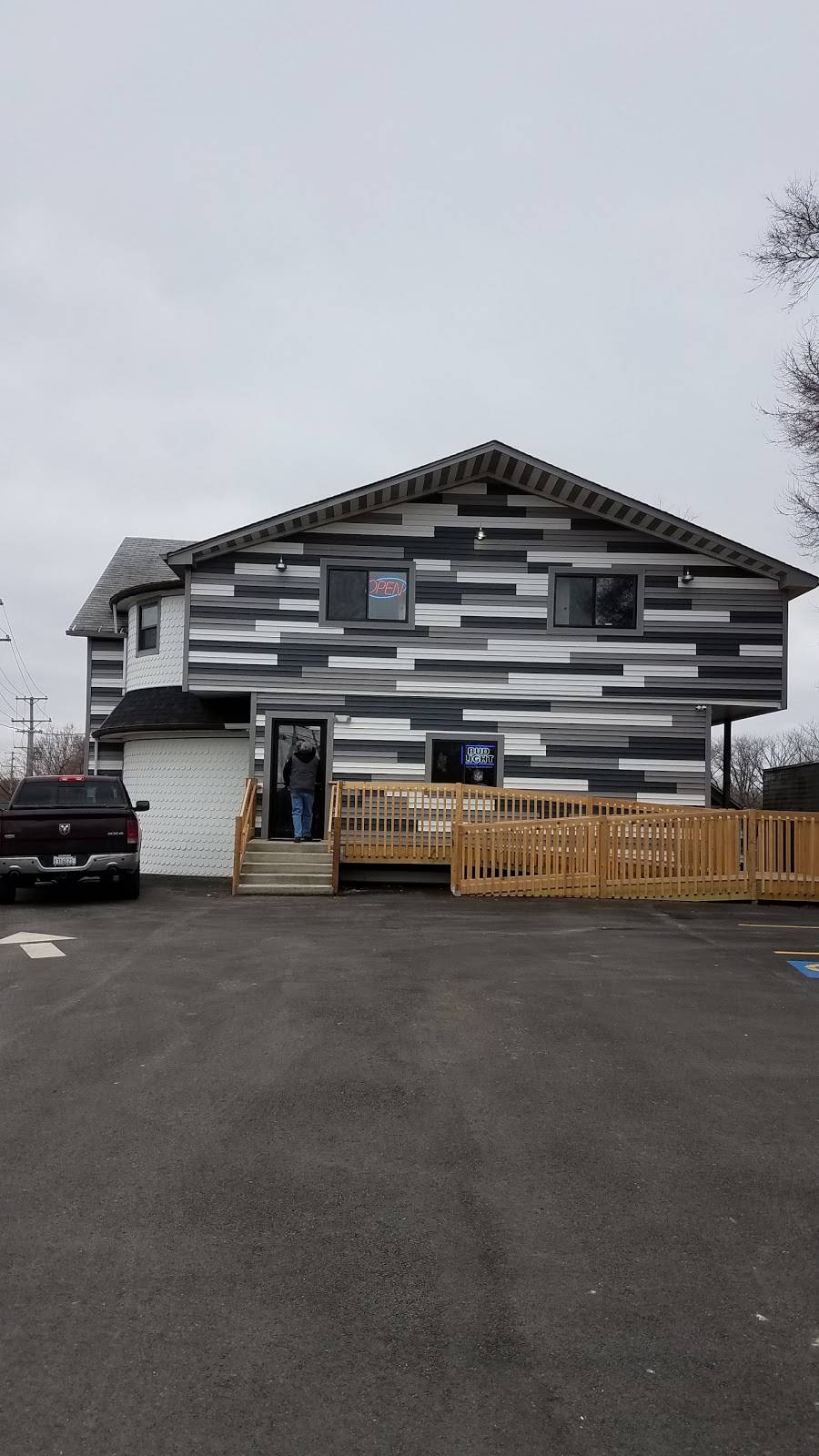 Bon Voyage Great Food And Spirits | restaurant | 40160 N Bluff Lake Rd, Antioch, IL 60002, USA | 2247888735 OR +1 224-788-8735