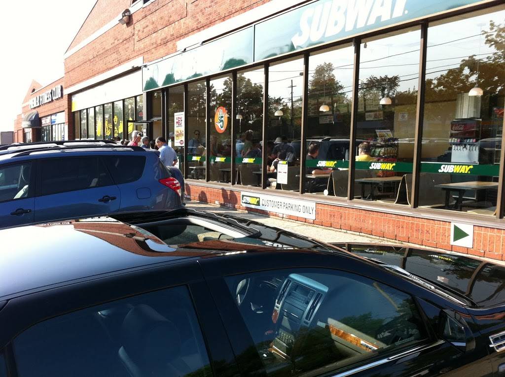 Subway | restaurant | 1100 Burnhamthorpe Rd W #11B, Mississauga, ON L5C 4G4, Canada | 9058970648 OR +1 905-897-0648