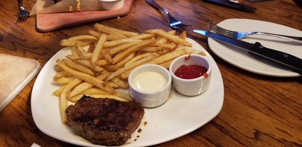 Outback Steakhouse | restaurant | 2402 N Prospect Ave, Champaign, IL 61822, USA | 2173983322 OR +1 217-398-3322
