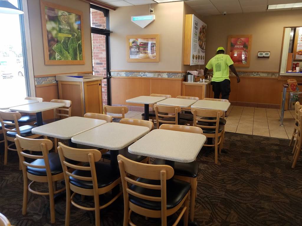 Wendys | restaurant | 3834 N Lincoln Blvd, Oklahoma City, OK 73105, USA | 4055253183 OR +1 405-525-3183