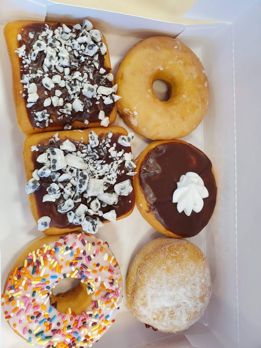 Dunkin | bakery | 105 E Derenne Ave, Savannah, GA 31405, USA | 9122313253 OR +1 912-231-3253