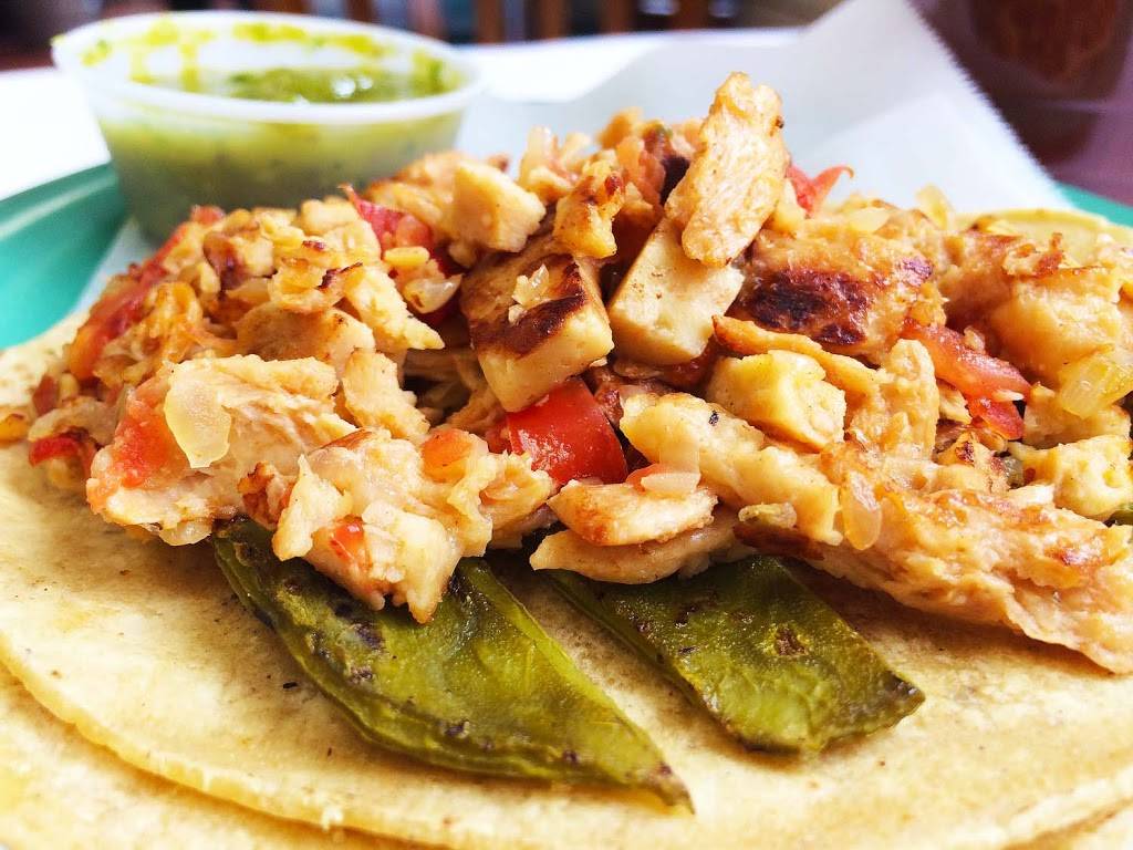 El Faro Restaurant | restaurant | 3936 W 31st St, Chicago, IL 60623, USA | 7732771155 OR +1 773-277-1155