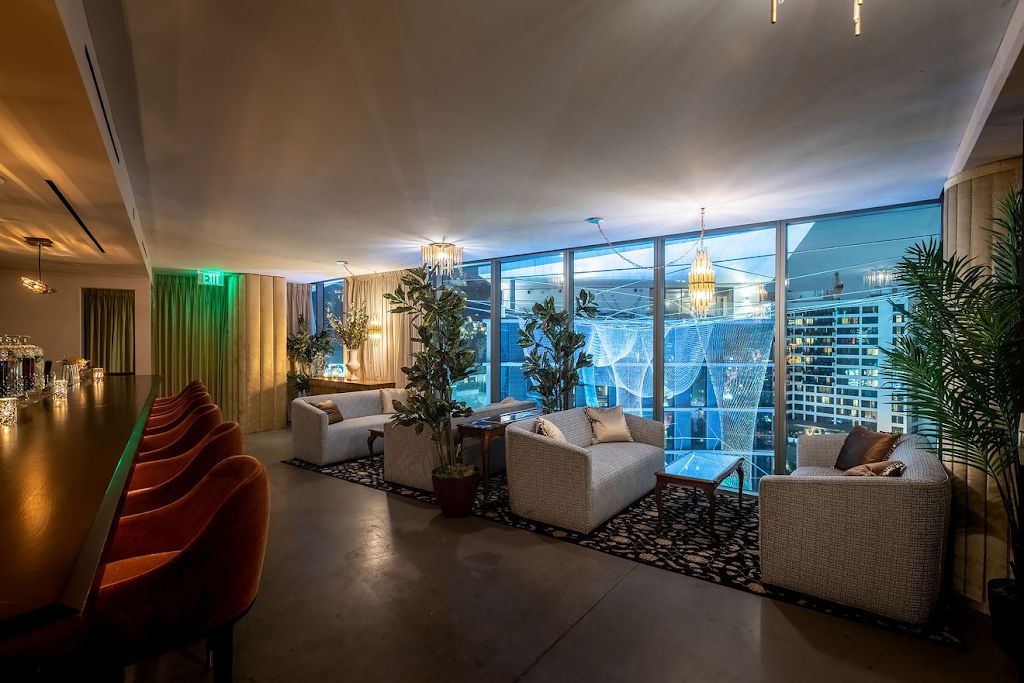 Harriets | restaurant | 8490 Sunset Blvd, West Hollywood, CA 90069, USA | 4242811860 OR +1 424-281-1860