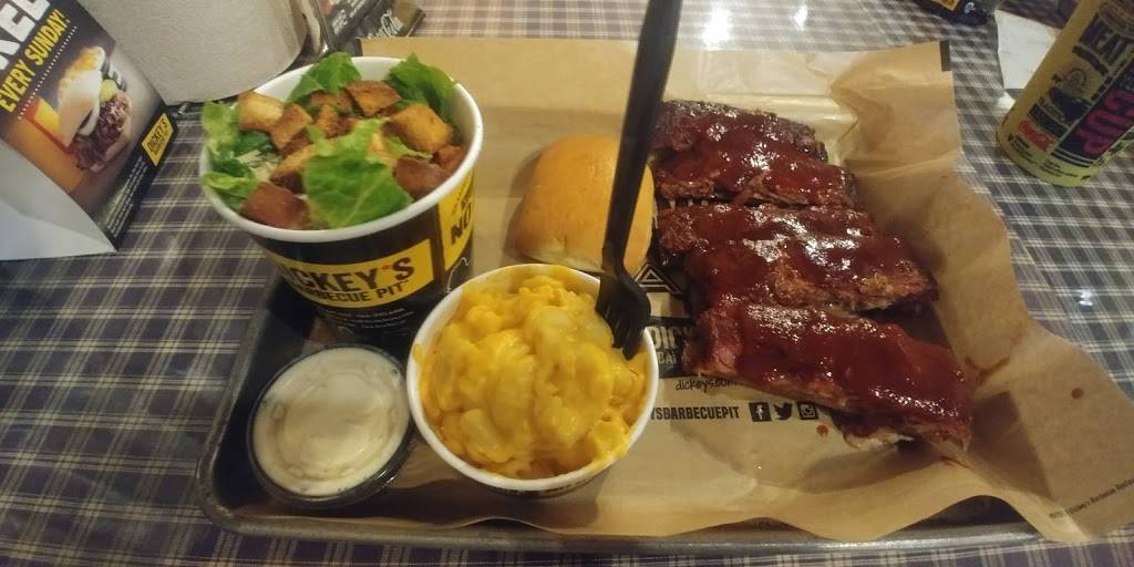 Dickeys Barbecue Pit | restaurant | 1586 Gateway Blvd, Fairfield, CA 94533, USA | 7074005040 OR +1 707-400-5040