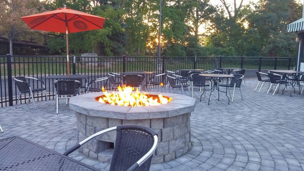 MacGregors Grill and Tap Room | restaurant | 300 Center Pl Dr, Rochester, NY 14615, USA | 5854419233 OR +1 585-441-9233