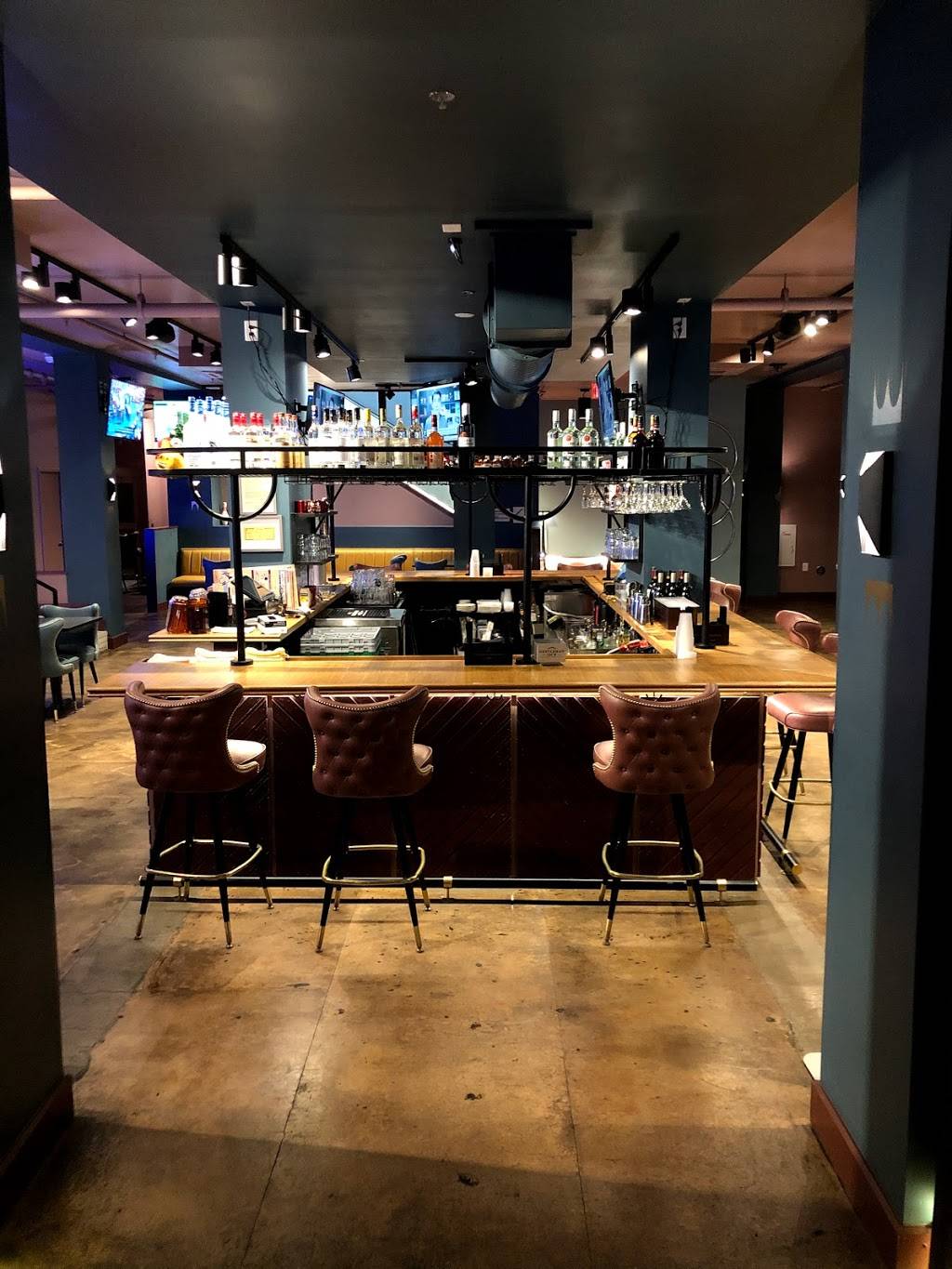 Initial Q | restaurant | 127 W Main St, Spartanburg, SC 29306, USA | 8647072183 OR +1 864-707-2183