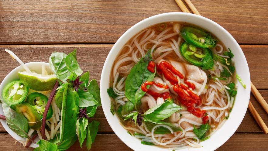 Pho Sriracha | restaurant | 5515 4th Ave S, Seattle, WA 98108, USA | 2067649528 OR +1 206-764-9528