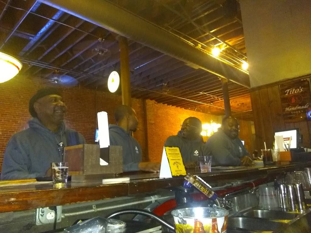 LumberJack Saloon - Axe Throwing Bar and Grill | restaurant | 720 N 1st St, St. Louis, MO 63102, USA | 3142963282 OR +1 314-296-3282