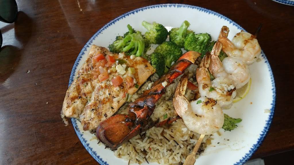 Red Lobster | restaurant | 455 Gateway Dr, Brooklyn, NY 11239, USA | 7189642057 OR +1 718-964-2057
