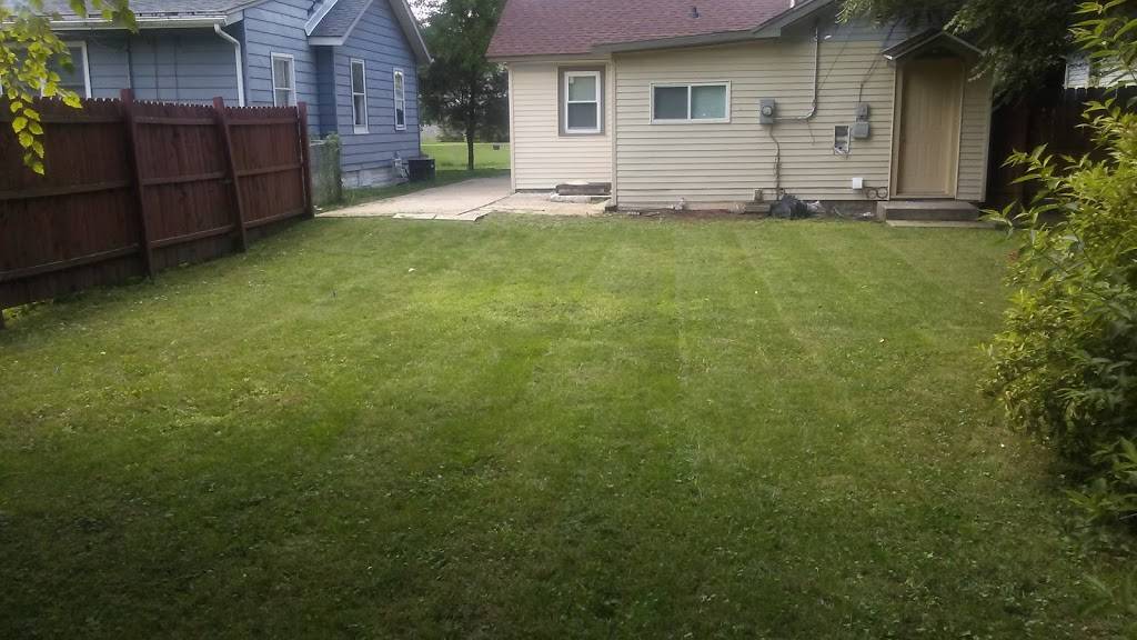 Lindas Pizza | restaurant | 2004 E Washington St, Joliet, IL 60433, USA | 8157261744 OR +1 815-726-1744