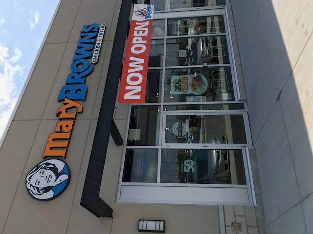 Mary Browns Chicken & Taters | restaurant | 18307 Yonge St Unit 2, East Gwillimbury, ON L9N 0A2, Canada | 9058367077 OR +1 905-836-7077