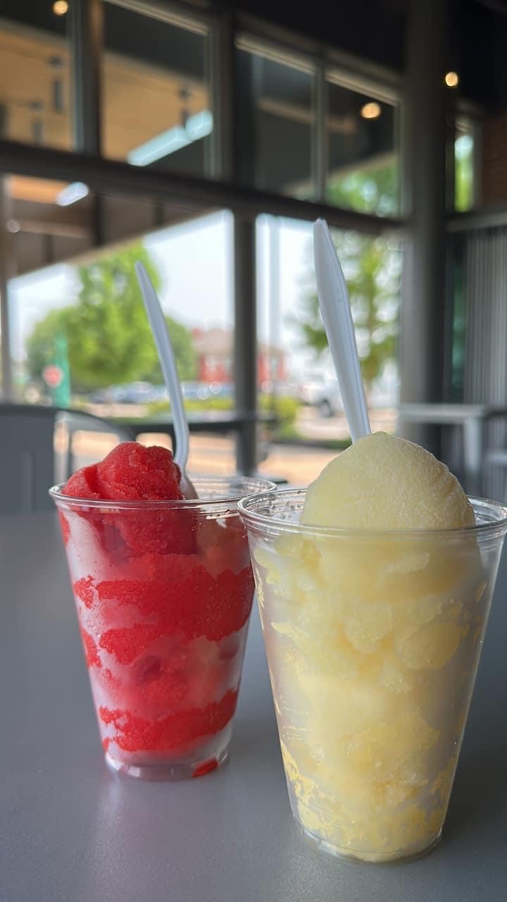 Wolf Down | restaurant | 215 Legion St, Clarksville, TN 37040, USA | 9314949495 OR +1 931-494-9495