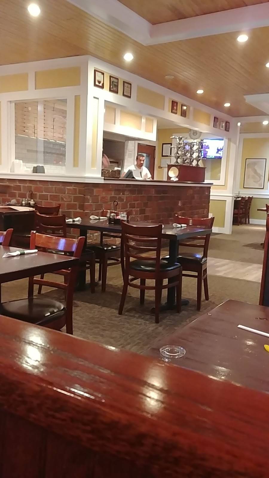 Vitos Lovingston | restaurant | 8181 Thomas Nelson Hwy, Lovingston, VA 22949, USA | 4342638688 OR +1 434-263-8688