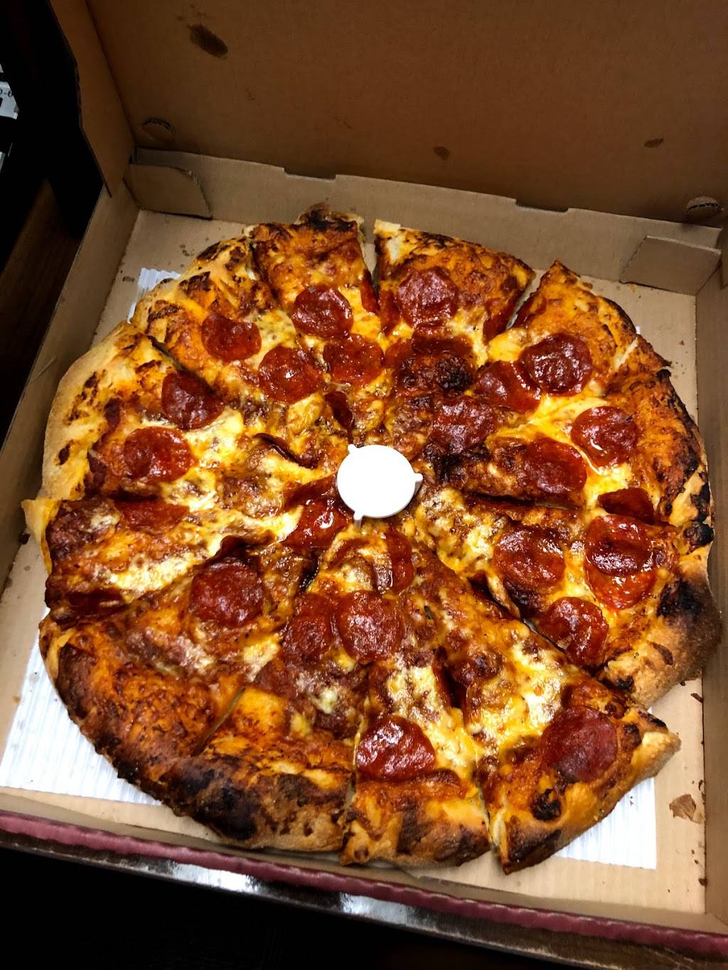 Me-n-Eds Pizzeria | restaurant | 4072 Ventura Ave, Fresno, CA 93702, USA | 5592551604 OR +1 559-255-1604