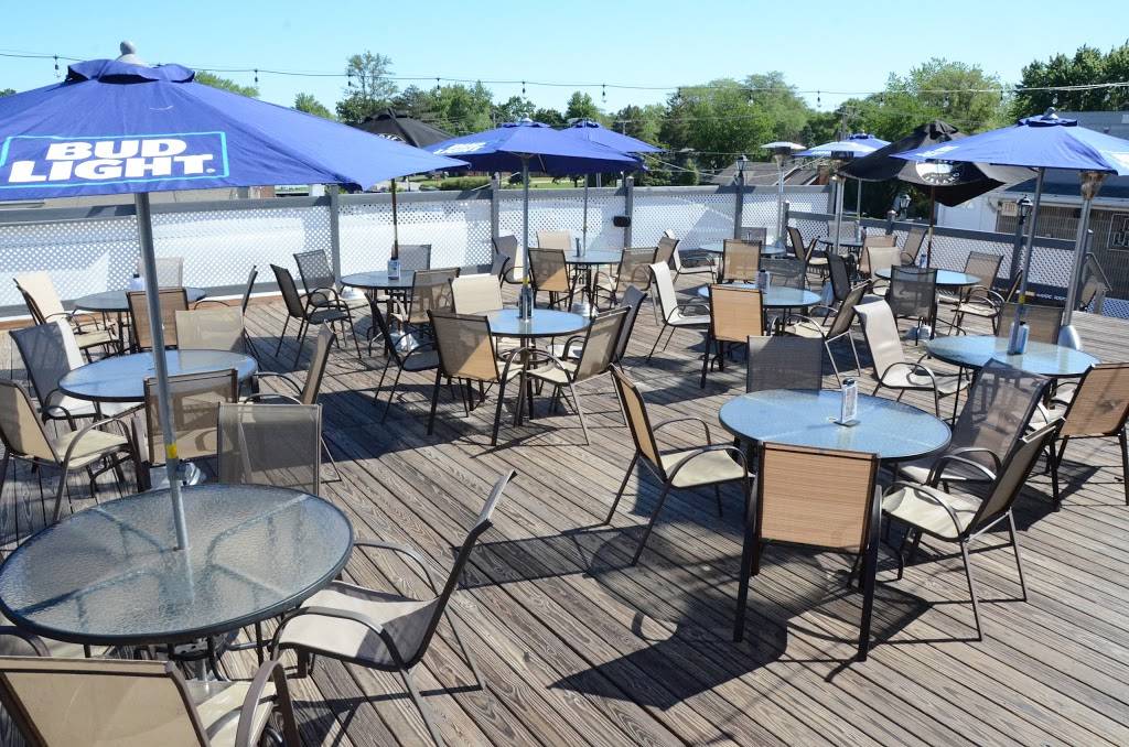 Zachs on Tap | restaurant | 12231 S Harlem Ave, Palos Heights, IL 60463, USA | 7083611226 OR +1 708-361-1226