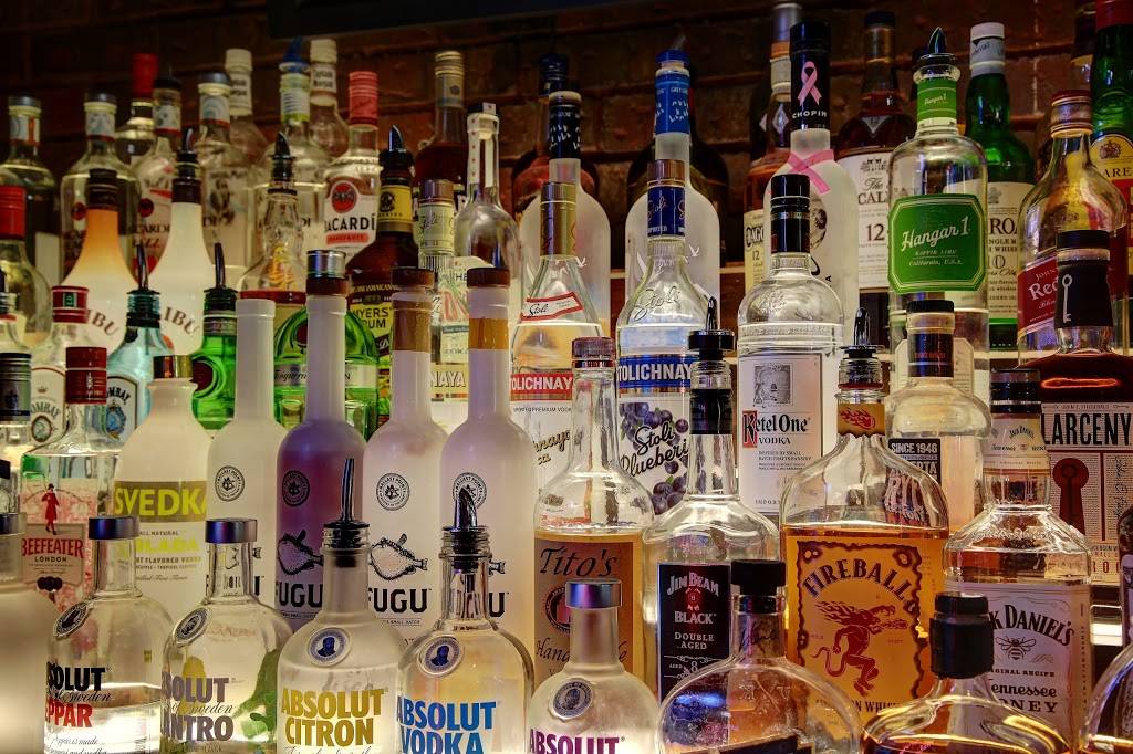 Suburban Tap | restaurant | 1318 Johnson Ferry Rd, Marietta, GA 30068, USA | 7709774467 OR +1 770-977-4467