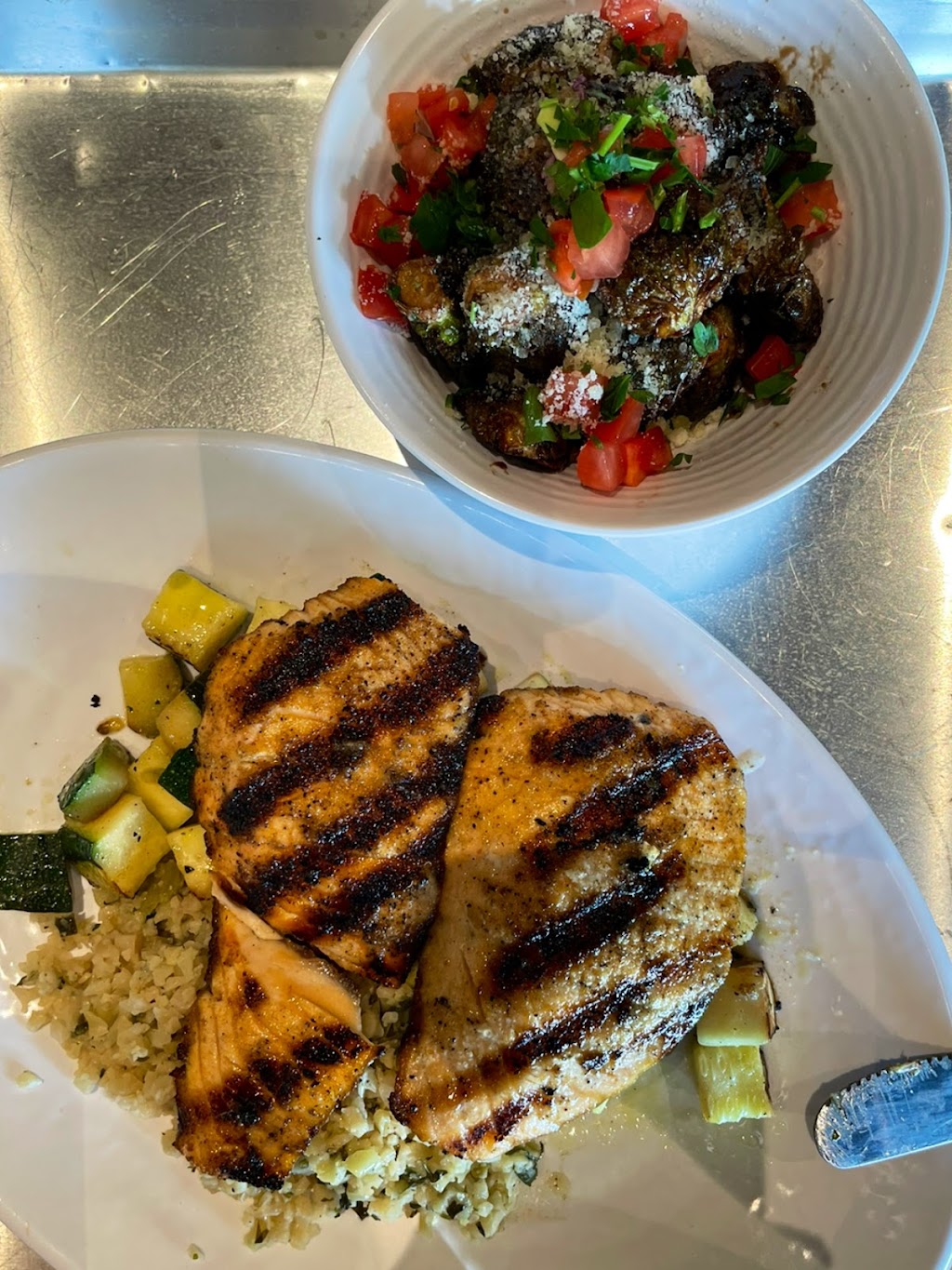 California Fish Grill | restaurant | 11122 Rancho Carmel Dr Suite 101, San Diego, CA 92128, USA | 8584121777 OR +1 858-412-1777