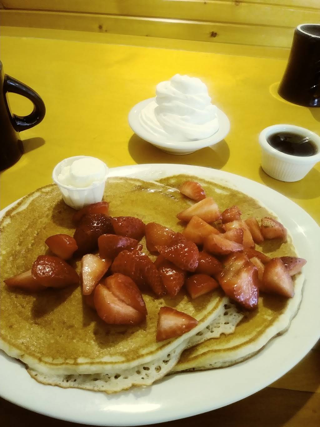 Michelle’s | restaurant | 4010 Gull Rd, Kalamazoo, MI 49048, USA | 2693441415 OR +1 269-344-1415