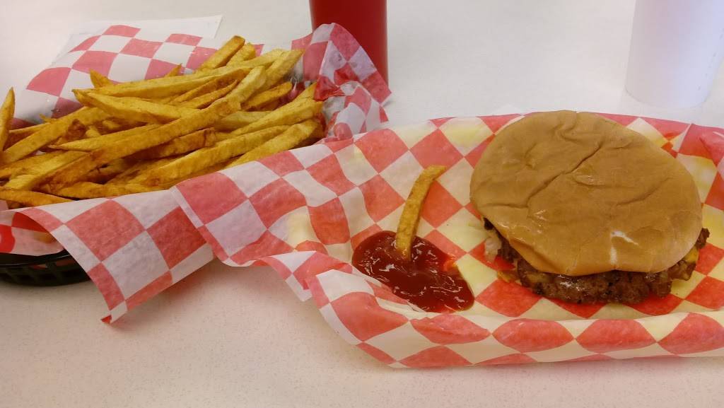 Freddies Hamburgers | restaurant | 9130 E 11th St, Tulsa, OK 74112, USA | 9188365600 OR +1 918-836-5600