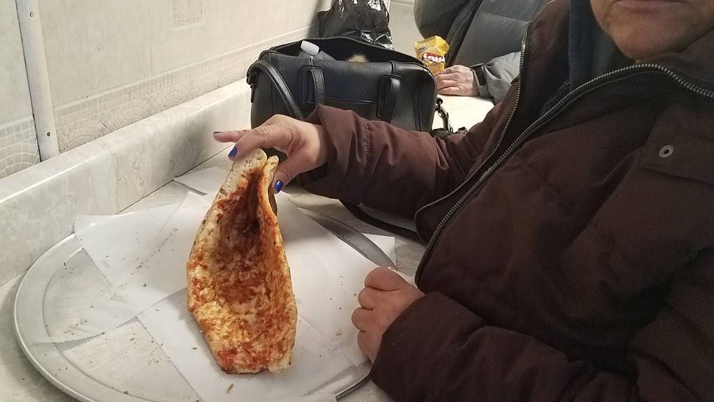 Ljubos Pizza | meal takeaway | 15 Westchester Square, Bronx, NY 10461, USA | 7188630874 OR +1 718-863-0874