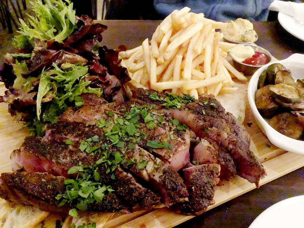 Jules Bistro | restaurant | 1290 Queen St E, Toronto, ON M4L 1C4, Canada | 4164635853 OR +1 416-463-5853