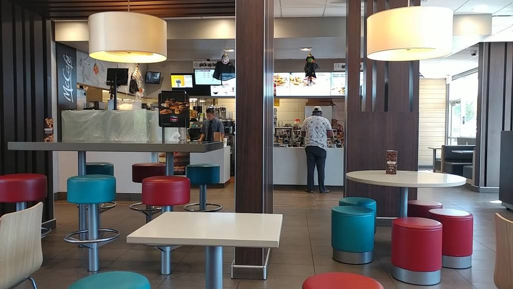 McDonalds | cafe | 10350 Reseda Blvd, Northridge, CA 91326, USA | 8183686077 OR +1 818-368-6077